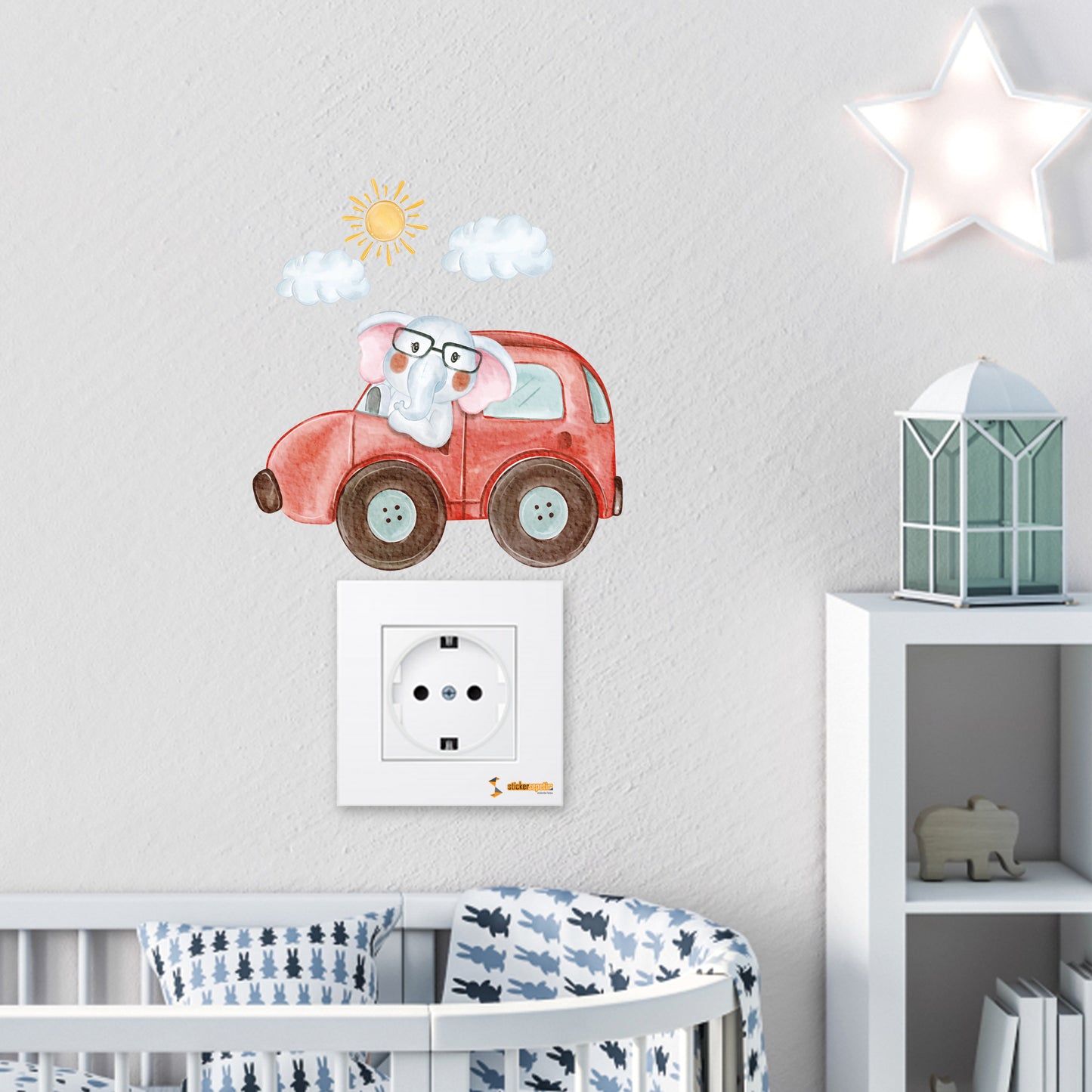 Araba Süren Fil, Bulutlar ve Güneş Temalı Çocuk Odası Duvar Sticker - Priz Sticker