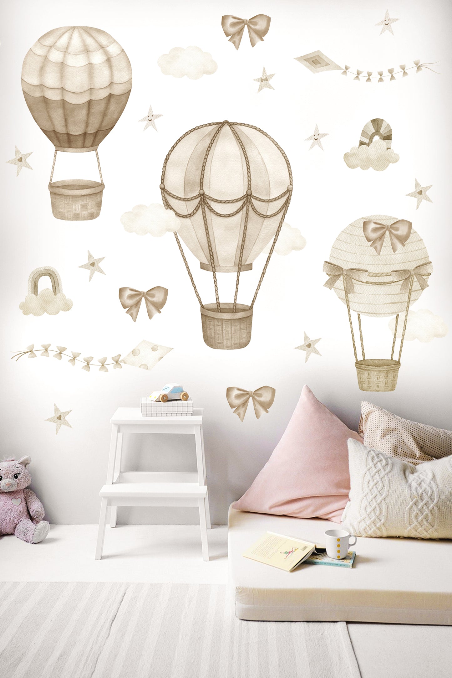 Kahve Pastel Tonlarda Retro Balonlar Bulutlar ve Yıldızlar Çocuk Odası Duvar Sticker